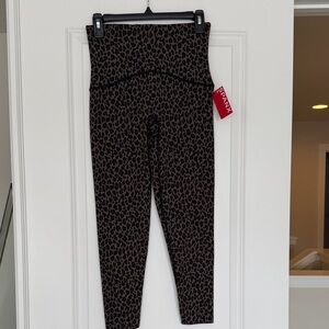 Spanx leggings in size medium